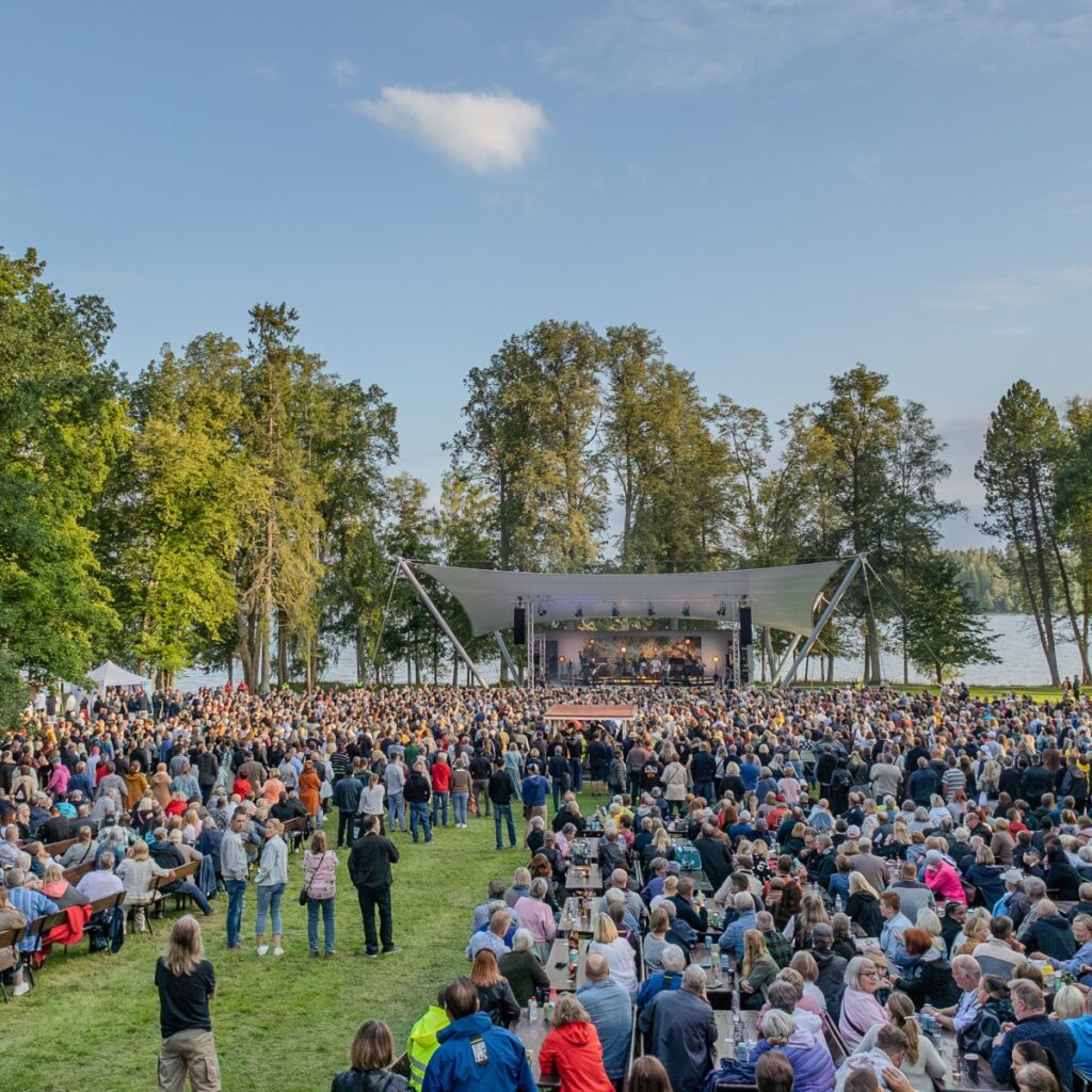 Laukon puisto Laukon kartano Vesterinen yhtyeineen Laukon kartano Tampere Vesilahti keikka konsertti