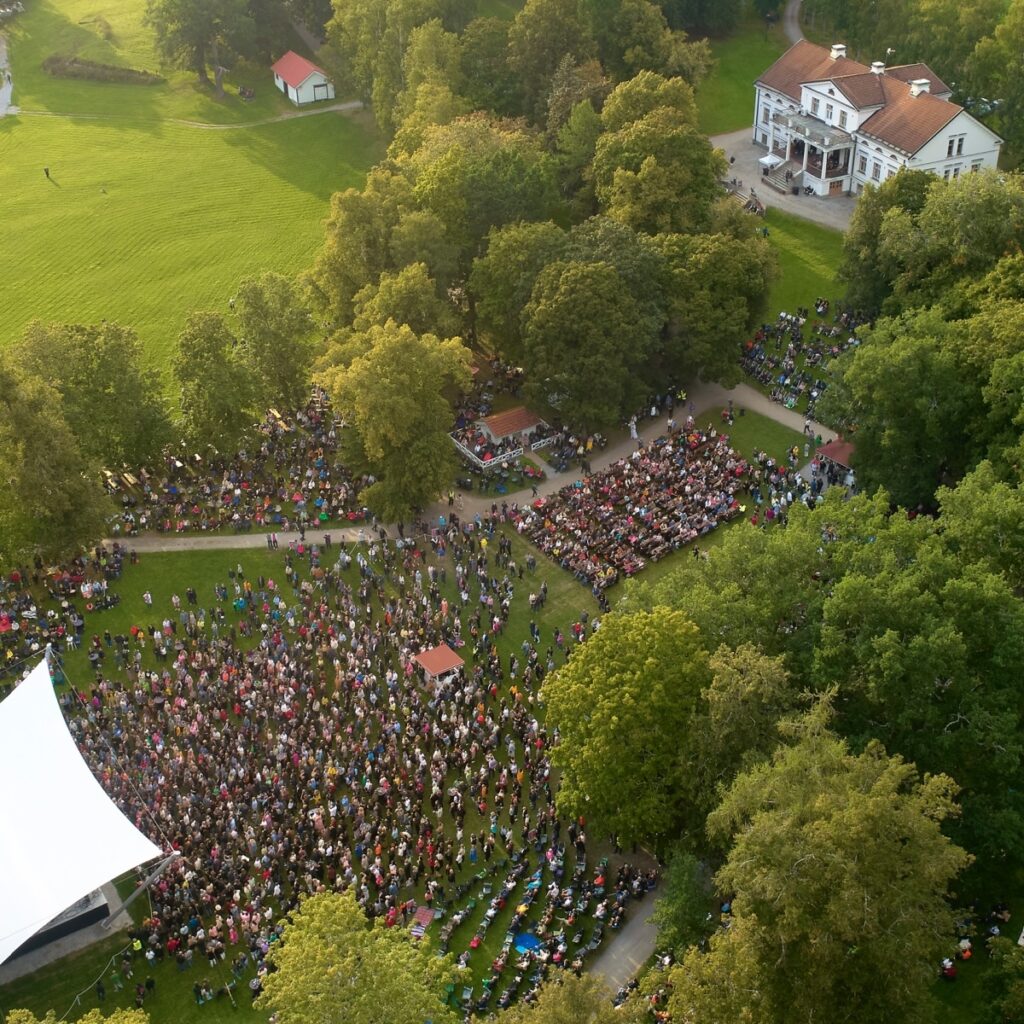 Laukon kartano puisto kesä 2026 keikka konsertti Tampere Pirkanmaa Vesilahti kesämenot